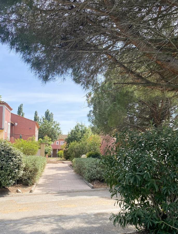 Joli Appartement 27M2 Oasis Provencale En Village Vacances En Camargue Arles Exterior foto